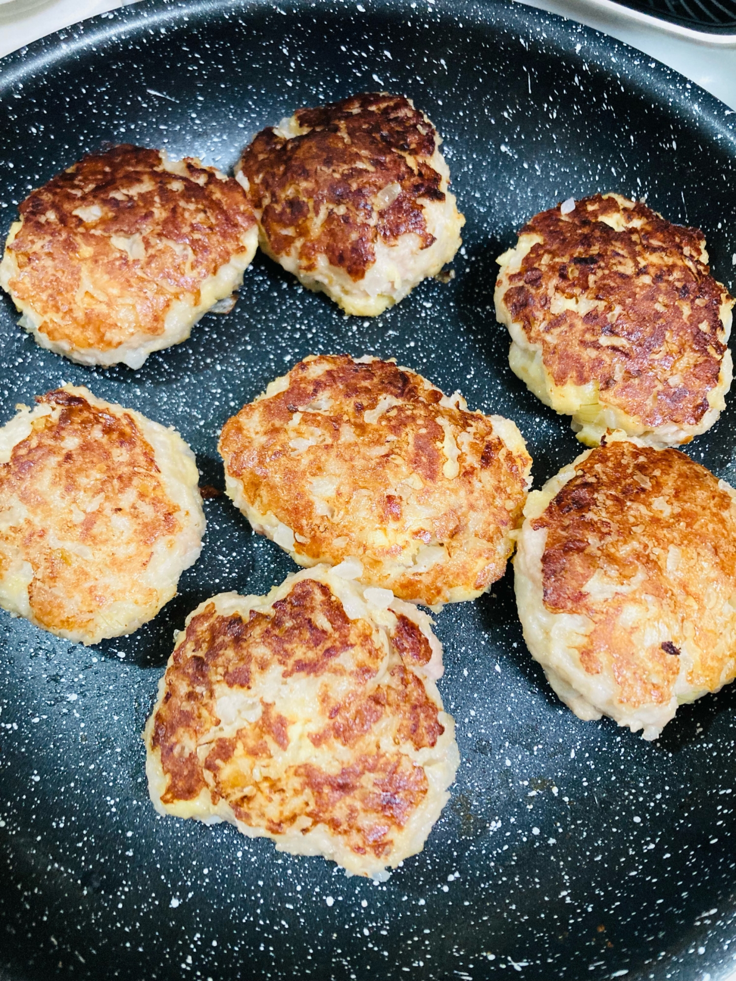 冷凍豆腐で量増し豚こま肉deハンバーグ