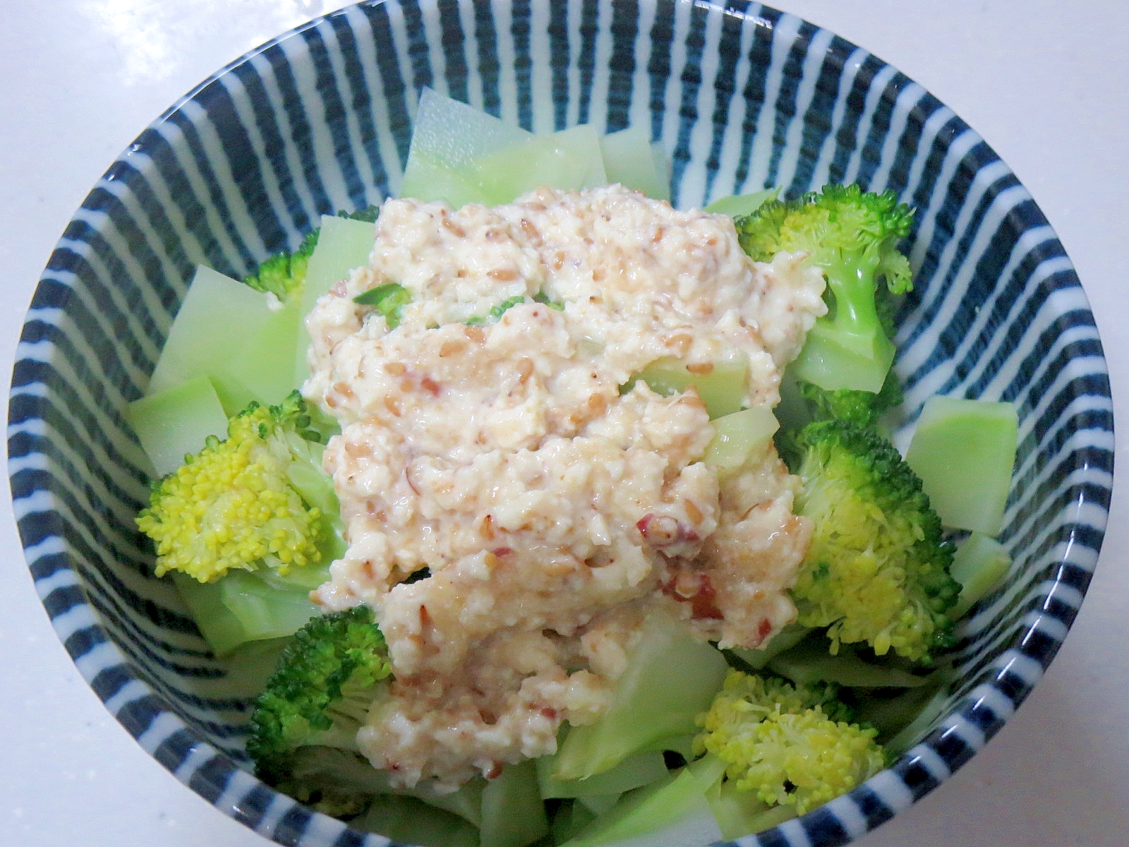 豆腐ドレのブロッコリーのサラダ