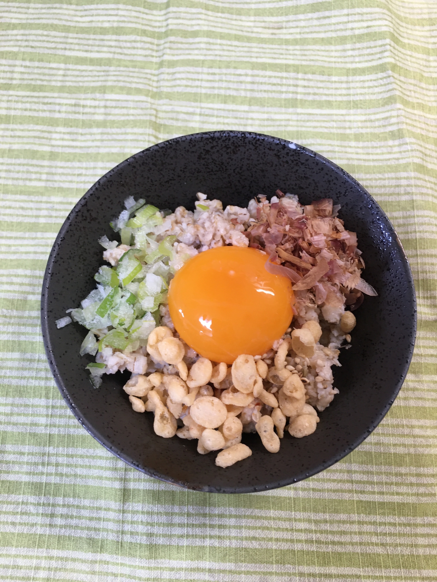 天かすがいい食感⭐︎オートミールの⭐︎卵ごはん風