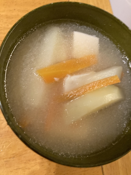 じゃが芋・玉ねぎ・人参で♪豚汁風みそ汁
