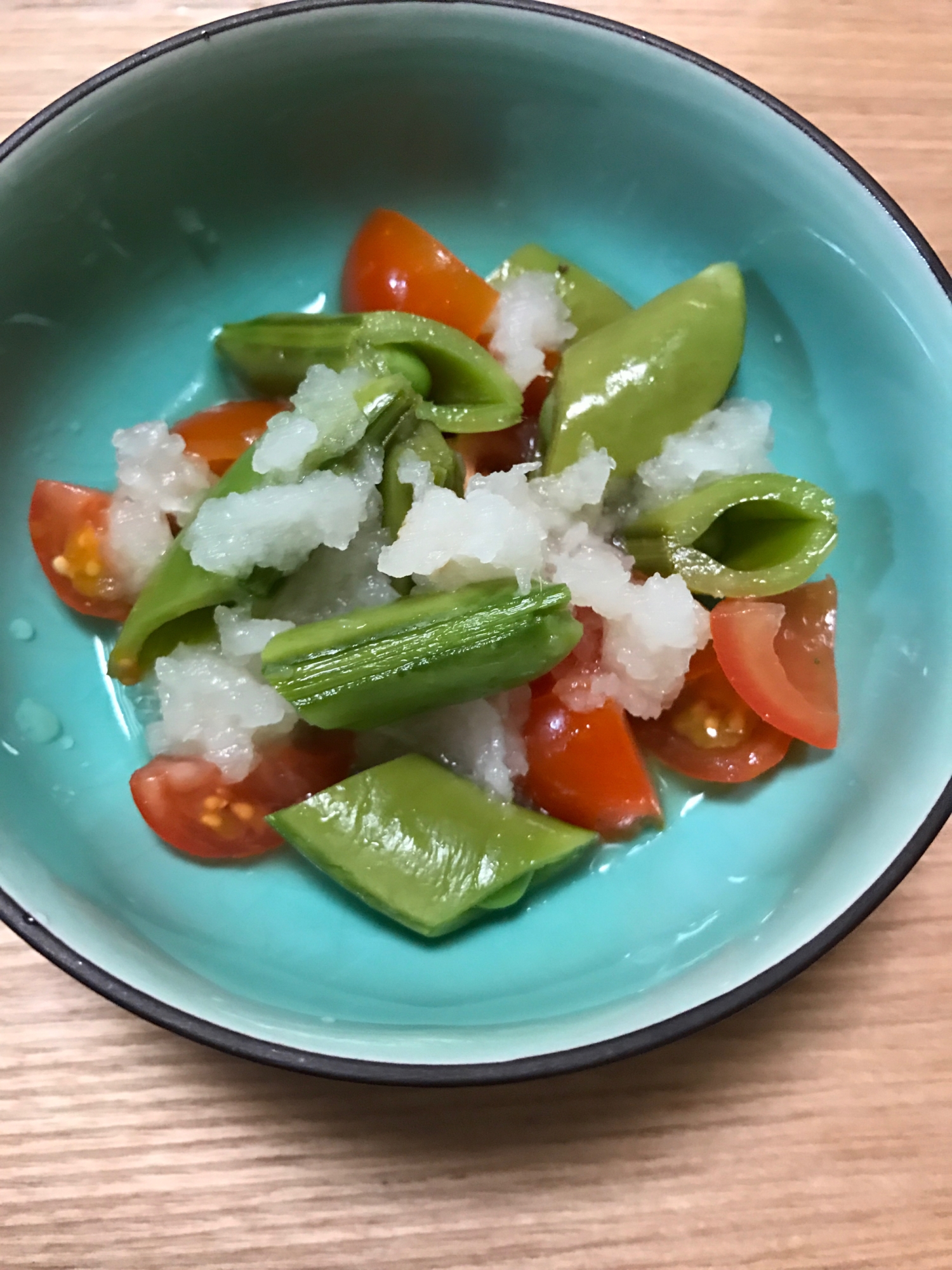 スナップえんどうとミニトマトのみぞれ和え