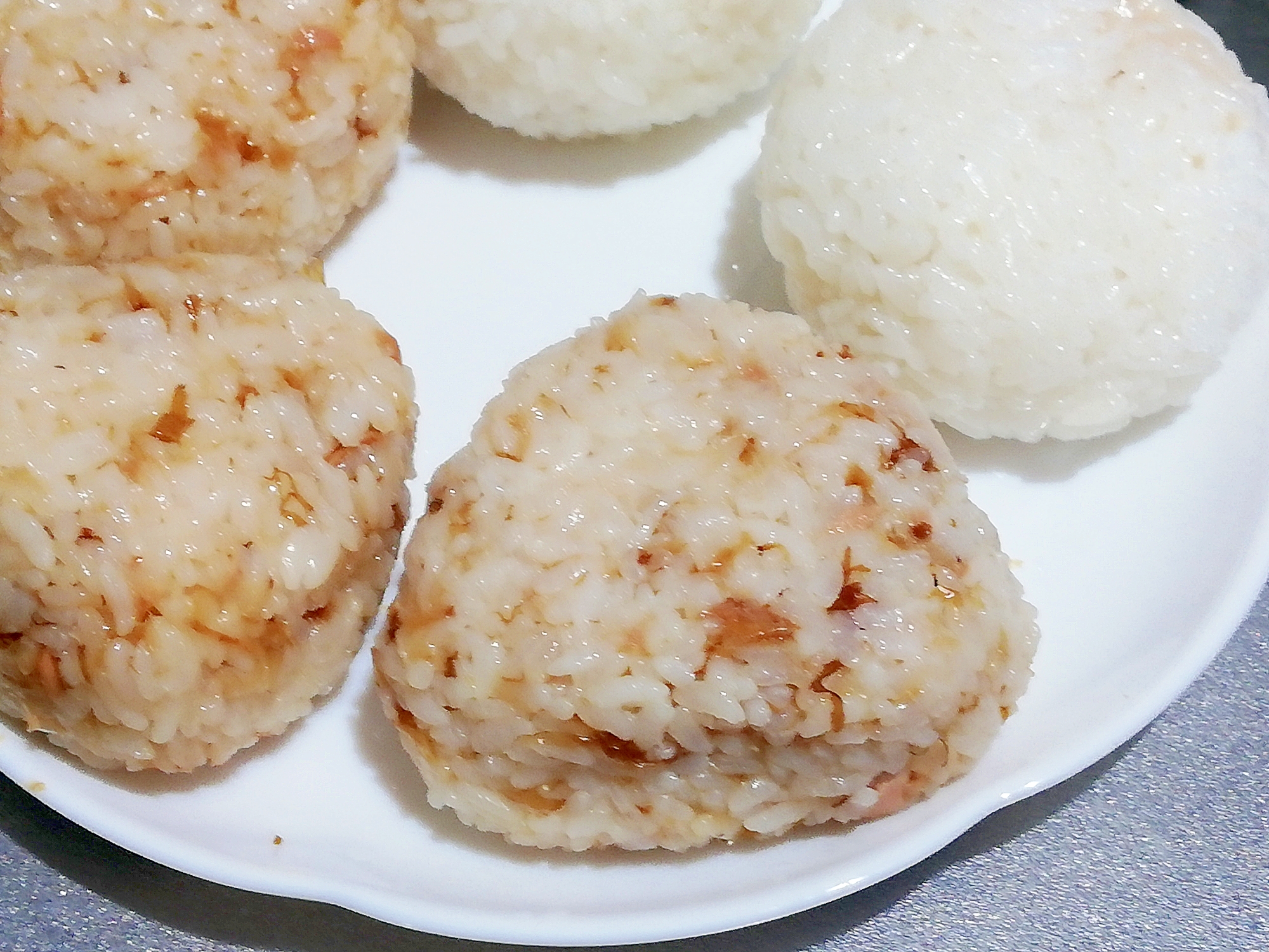 簡単和風ツナおかかおにぎり