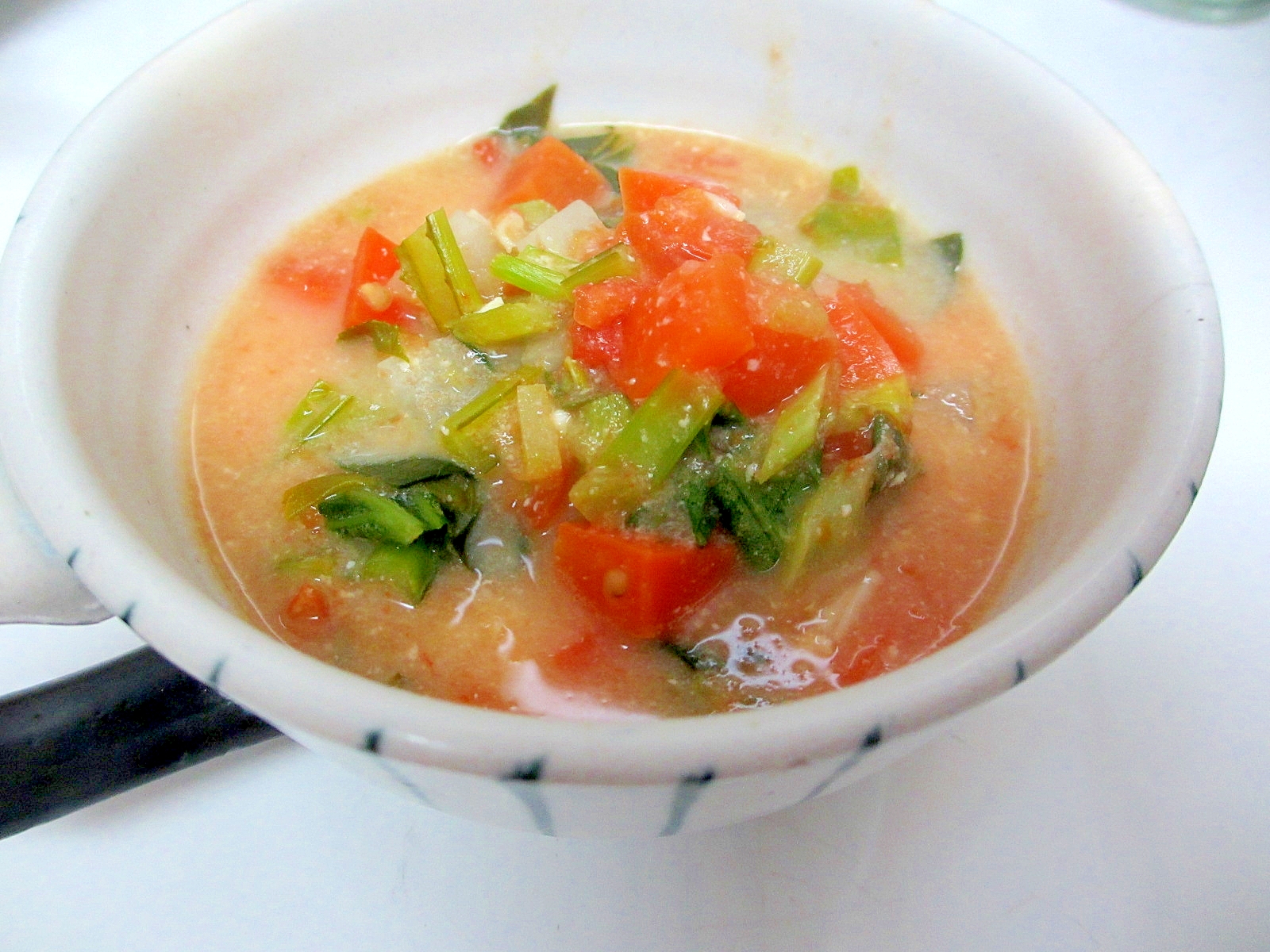 大根、にんじん、小松菜の豆乳トマトスープ