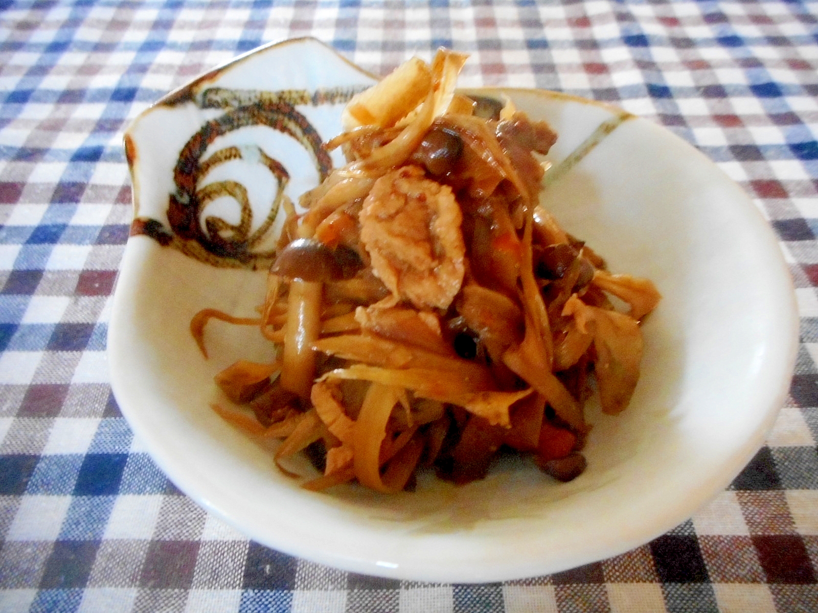 ピーラーゴボウと豚肉しめじの炒め煮