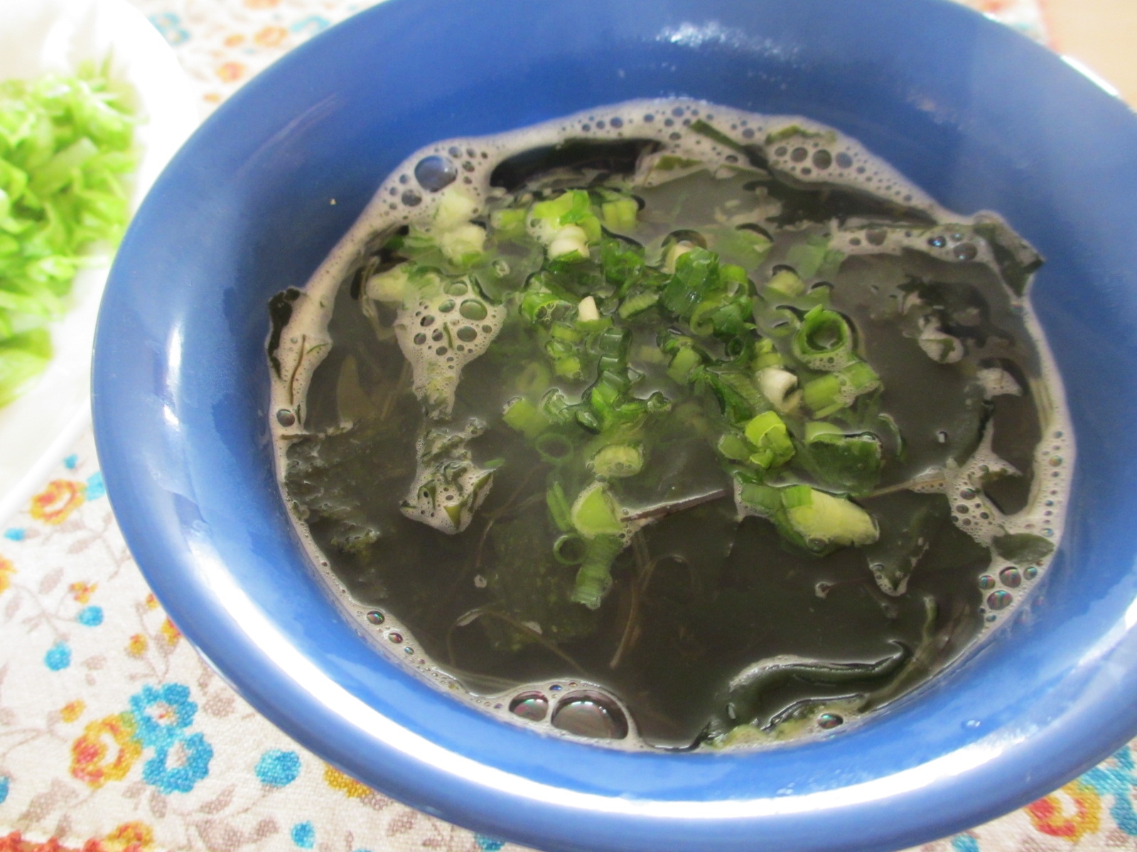 海藻とホタテのスープ