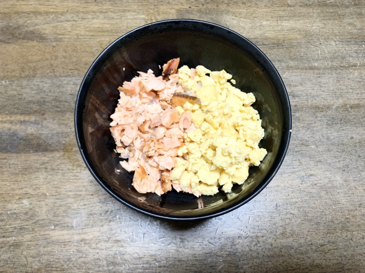 簡単レシピ　鮭と卵の二食丼　二色丼