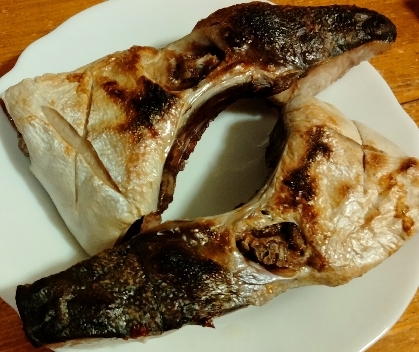 【糖質ゼロ】魚焼きグリルで美味しいぶりカマの塩焼き