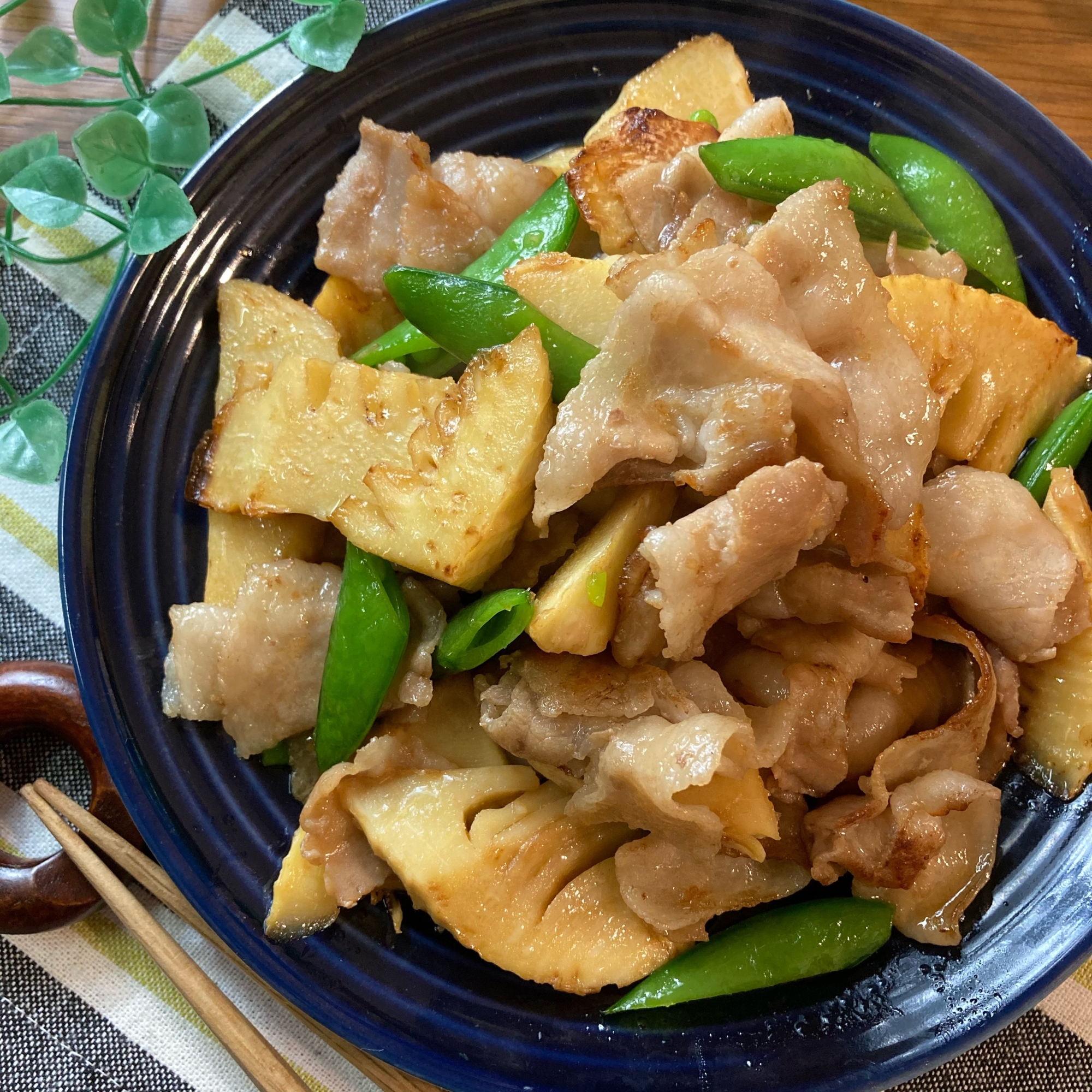 ご飯に合う♡豚バラとたけのこのめんつゆバター炒め