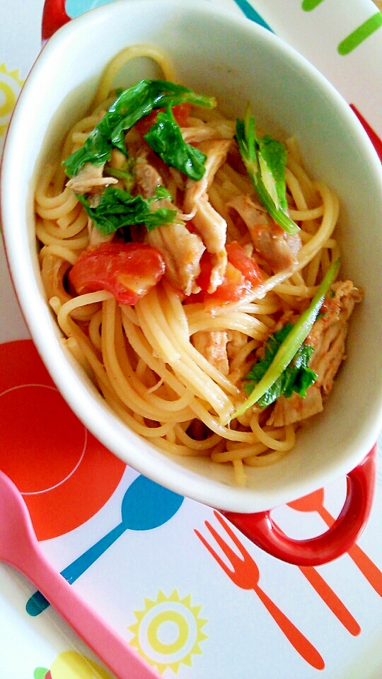 鶏肉とセロリとトマトの醤油パスタ