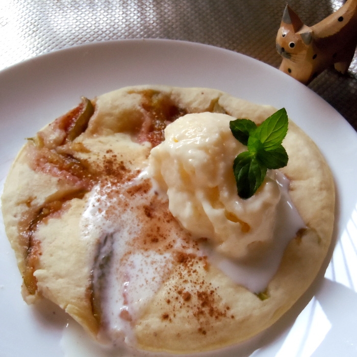 いちじくとシナモンのふわふわホットケーキ