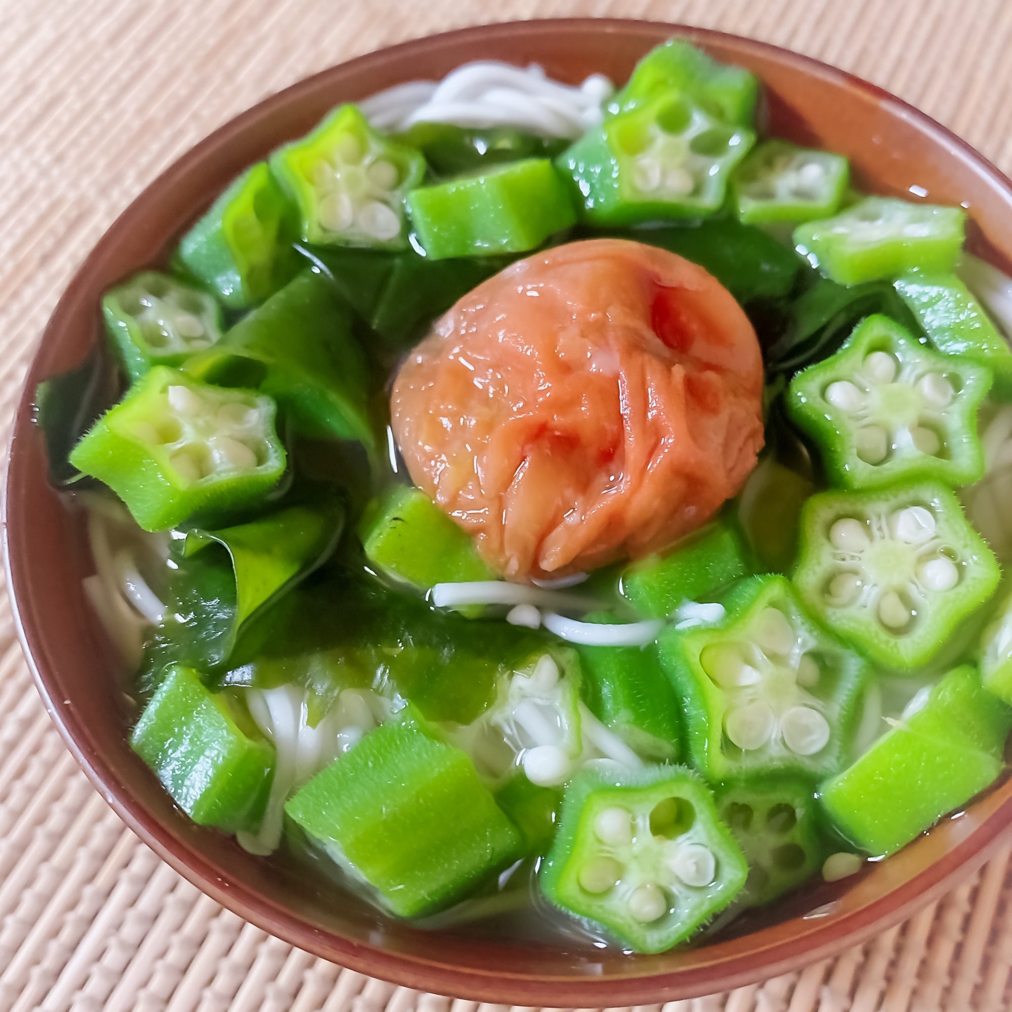 夏の冷え対策★とろ～りオクラと梅のにゅうめん