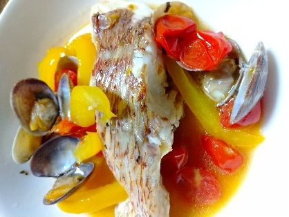 美味しくできました。
魚とアサリからいい出汁が出て驚きの旨さでした。
パプリカとトマトもいれてアレンジして作りました。