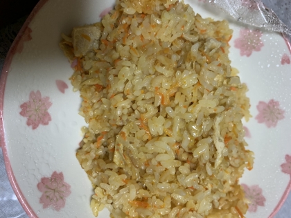 油揚げと人参の炊き込みご飯