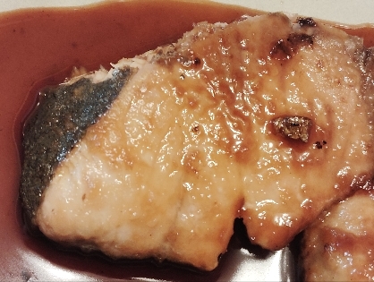 簡単レンジのみ⭐︎甘辛タレが絡む！ブリの照り焼き