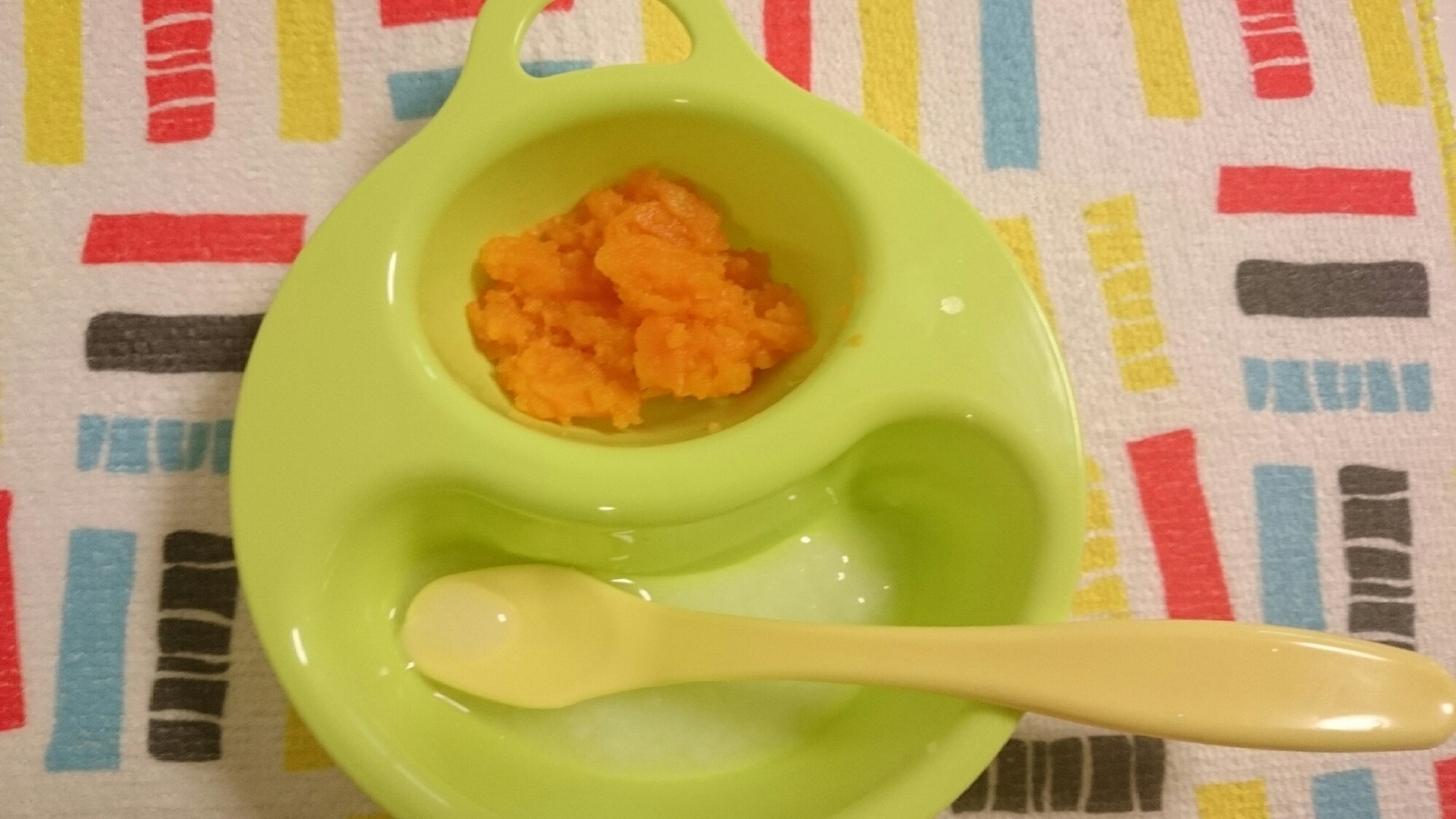 【離乳食 初期5～6ヶ月】ニンジンのすりつぶし