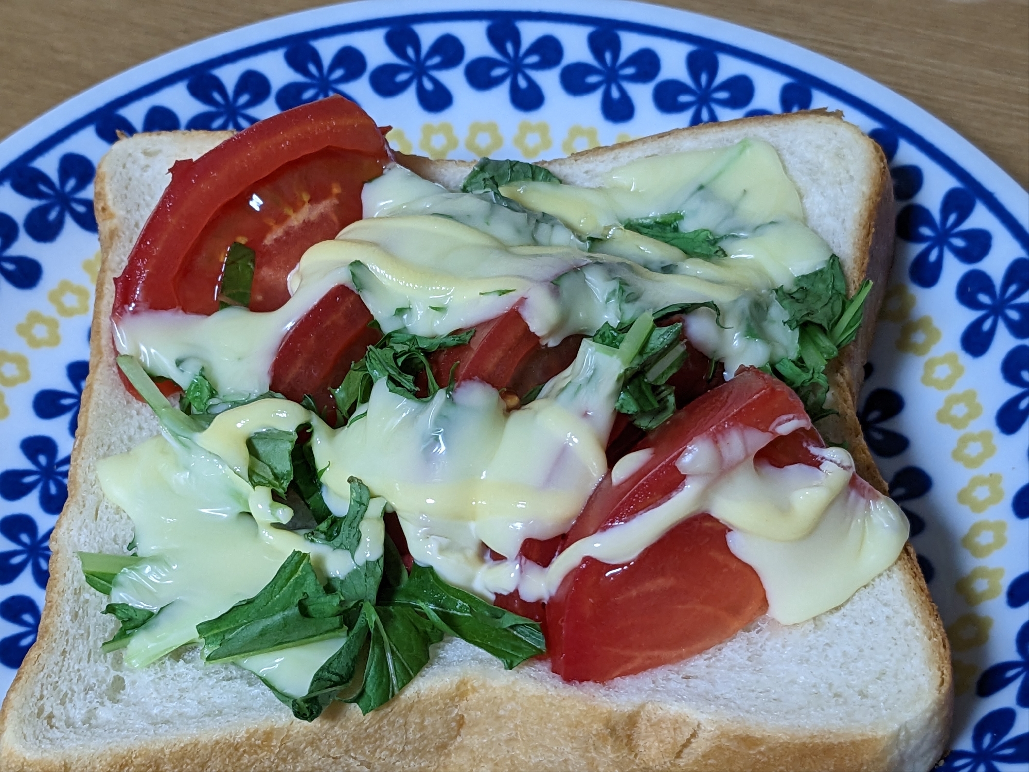 水菜とトマトのチーズトースト