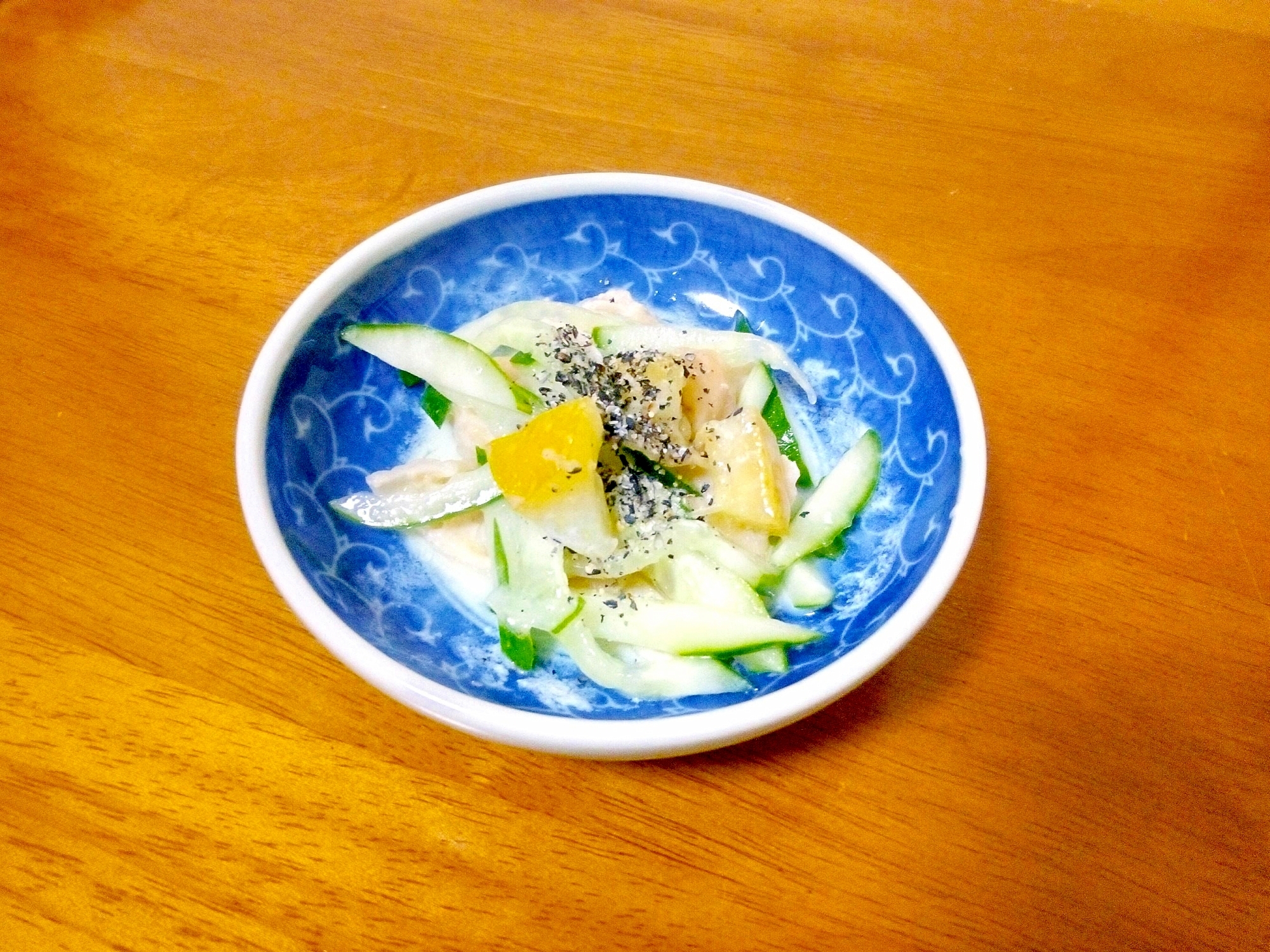 鶏皮と胡瓜の豆乳ドレッシング和え