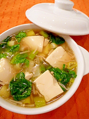 チンゲン菜を使ったスープ料理