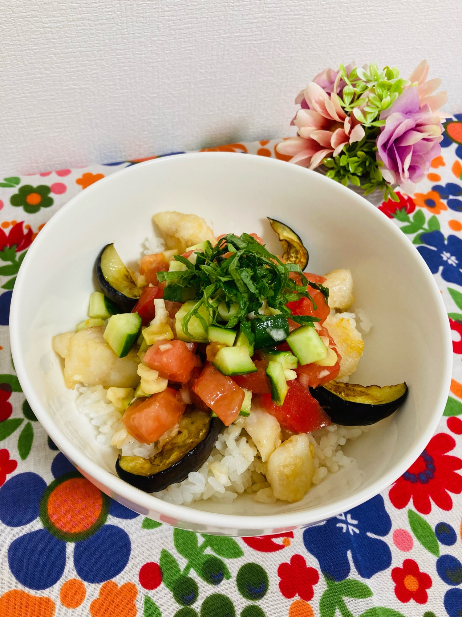 タラの夏野菜たっぷり香味だれ丼