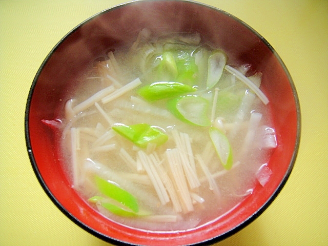 大根と長ネギえのきの味噌汁