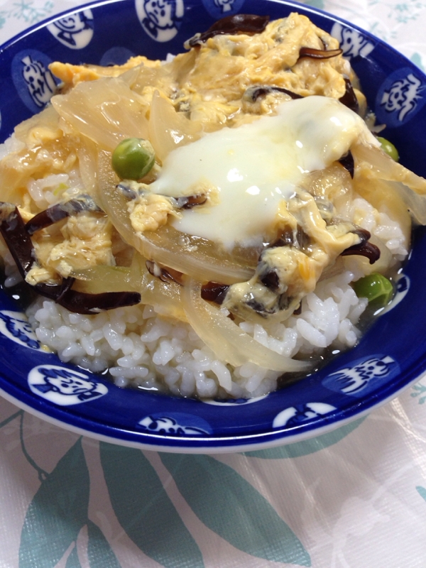 きくらげ&グリンピース(*^^*)玉子丼☆