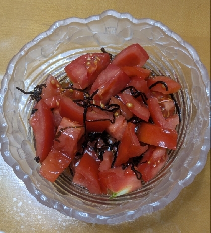 超特急サラダ♡材料3つだけ♡簡単トマトサラダ