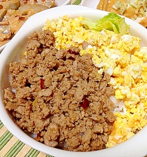 意外と簡単　ちゃっちゃかちゃっと鶏そぼろ丼