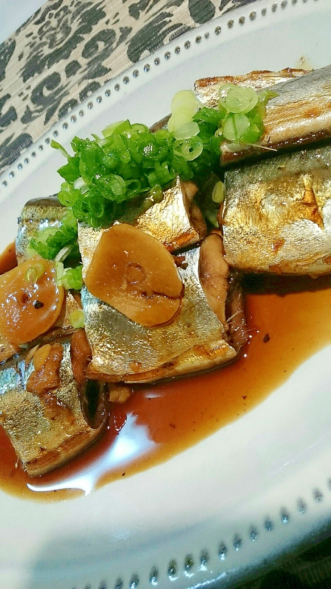 電気圧力鍋で◎骨まで食べれるサンマのニンニク煮