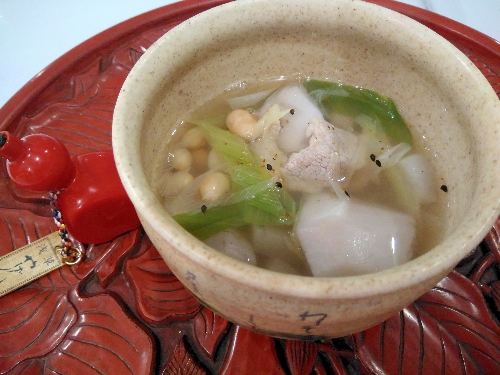 里芋と大豆と豚肉の芋煮風