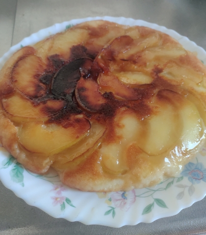 フライパンで作るハニーアップルケーキ