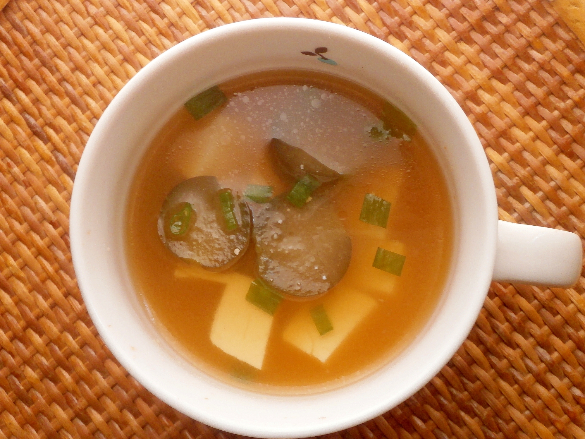 豆腐と茄子の味噌汁