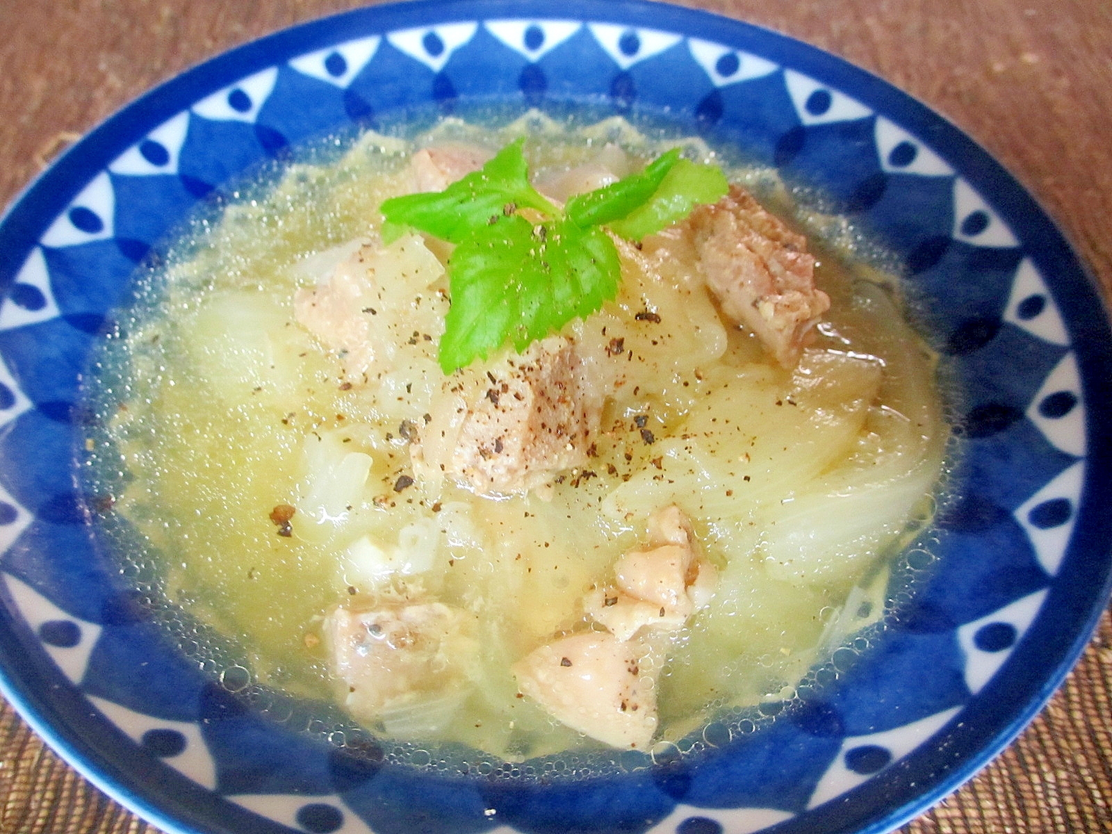 圧力鍋で玉ねぎと鶏肉の黒こしょうスープ