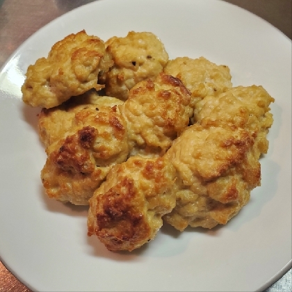 丸めて焼くだけ！お豆腐チキンナゲット