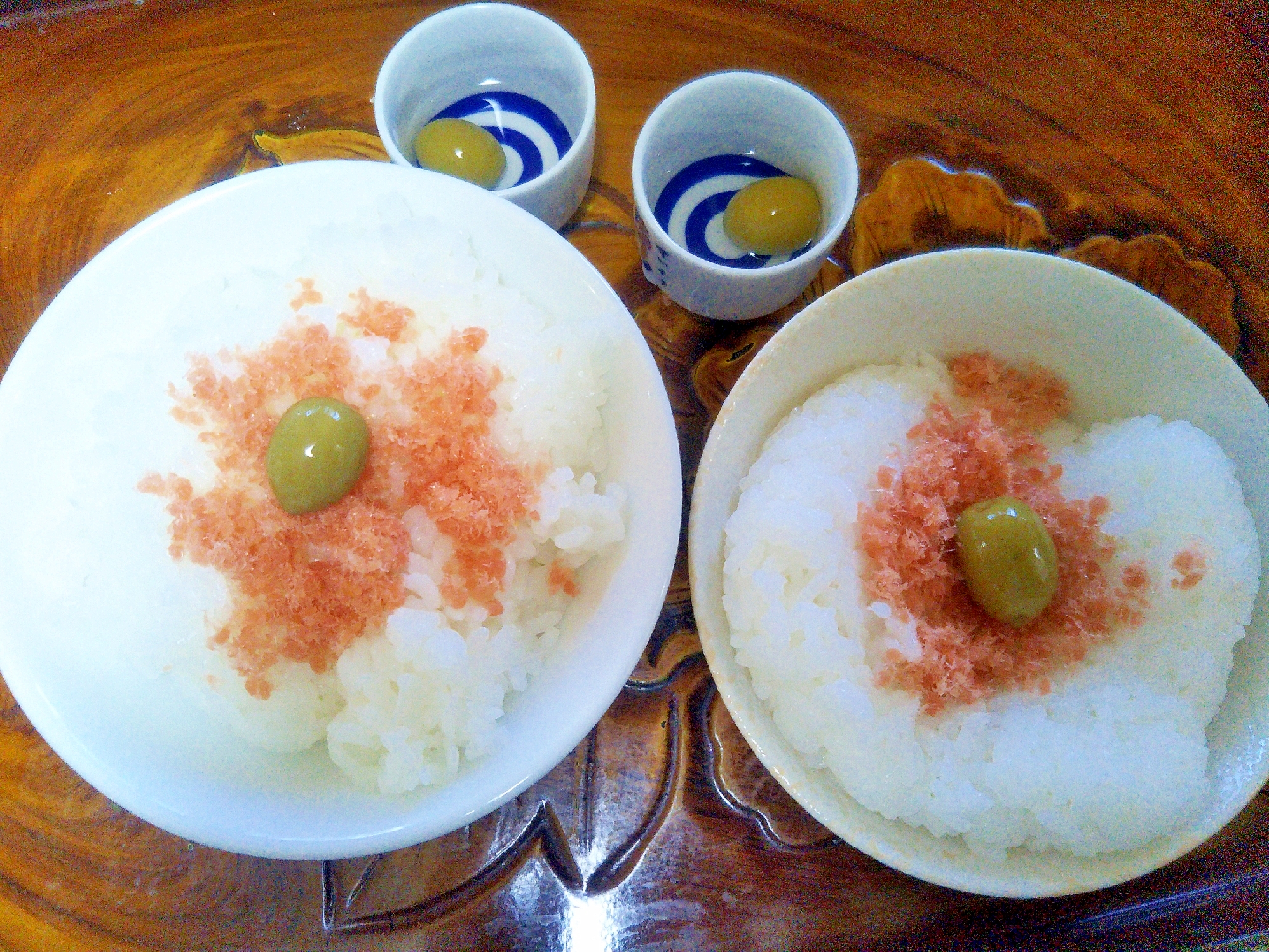 オリーブ&桜でんぶの彩りご飯