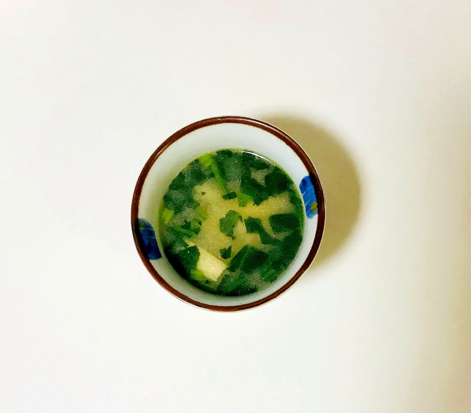 小松菜としめじの簡単油揚げ味噌汁