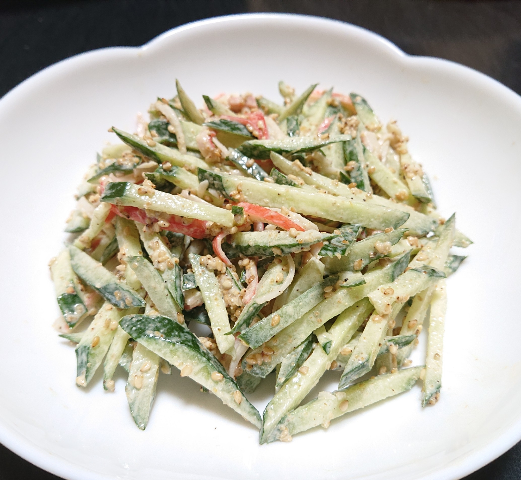 国産チーズで☆キュウリのごまごまチーズ和え