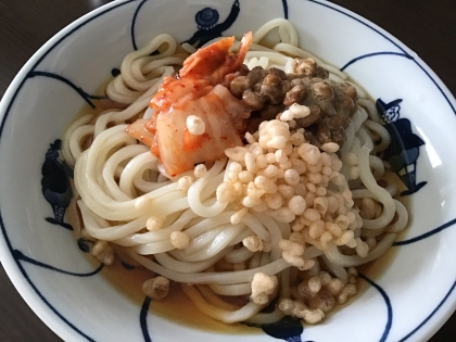 キムチ納豆うどん