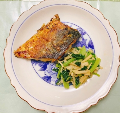 青魚を食べよう♡ごま油が合う♡しめ鯖と豆苗のナムル