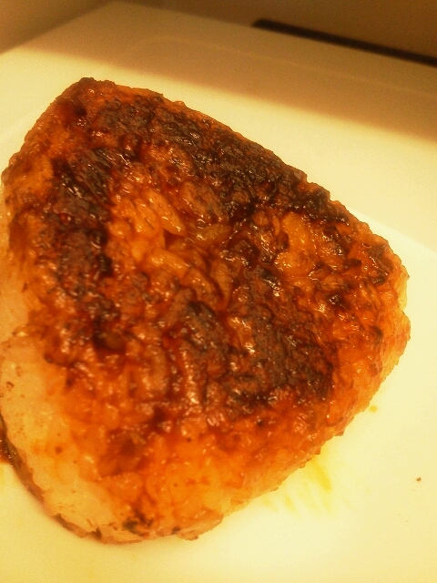 広島県　牡蠣醤油で焼おにぎり
