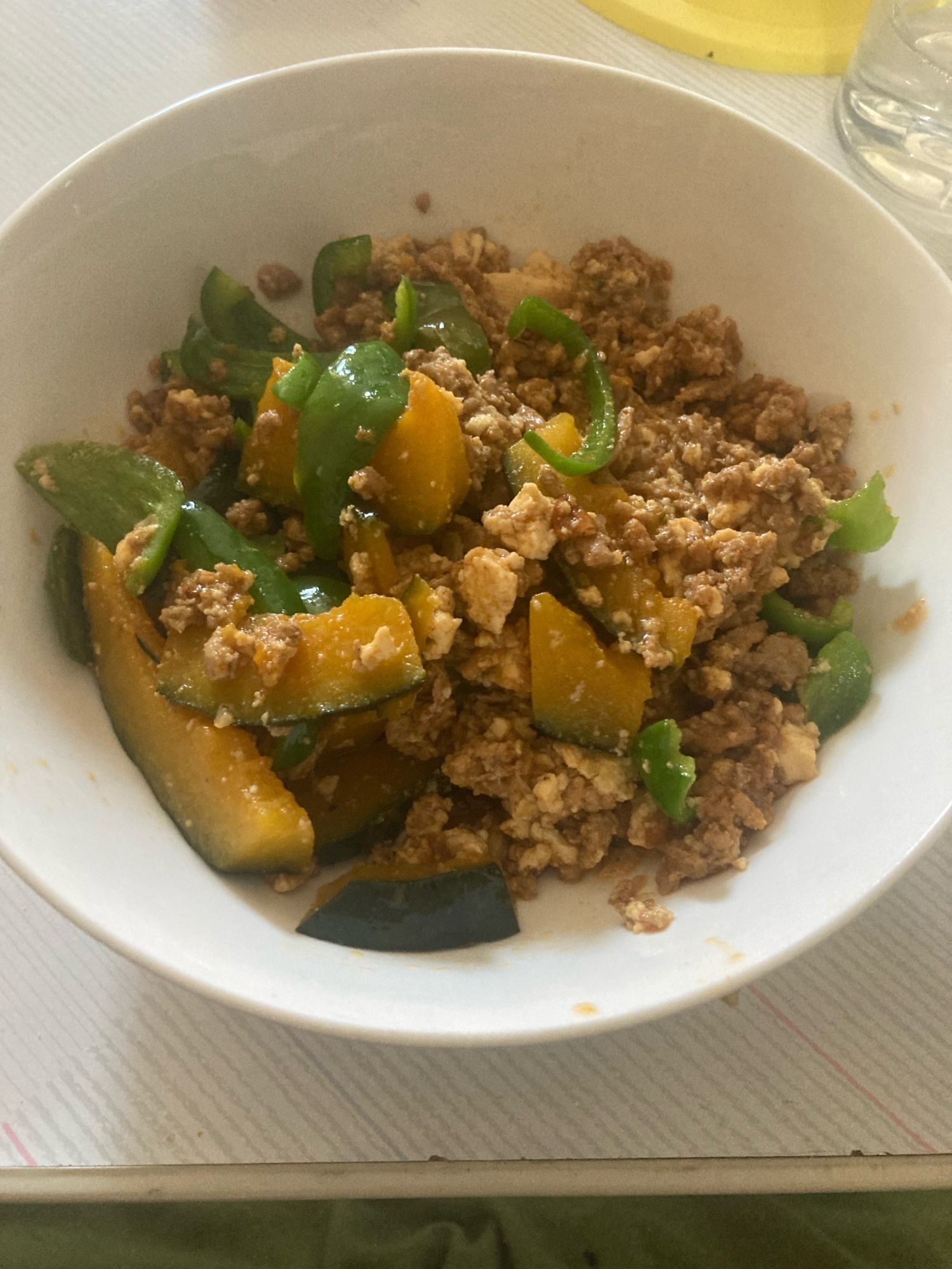 かぼちゃとピーマンのピリ辛麻婆炒め