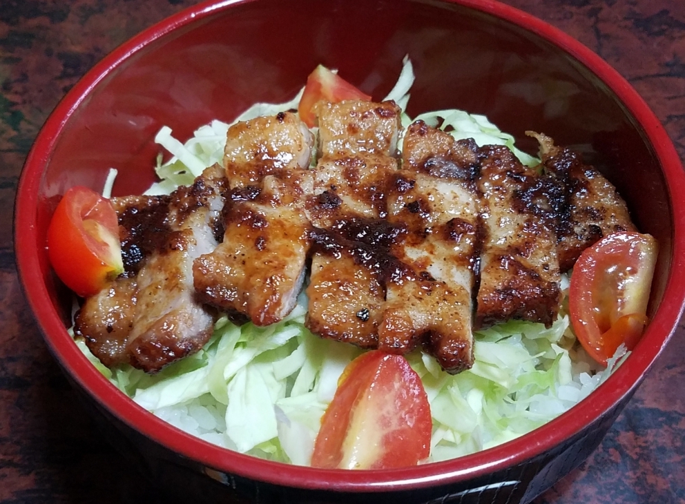 豚のオイスターマヨ焼き丼