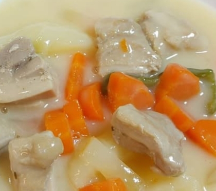やわらか鶏むね肉でクリームシチュー