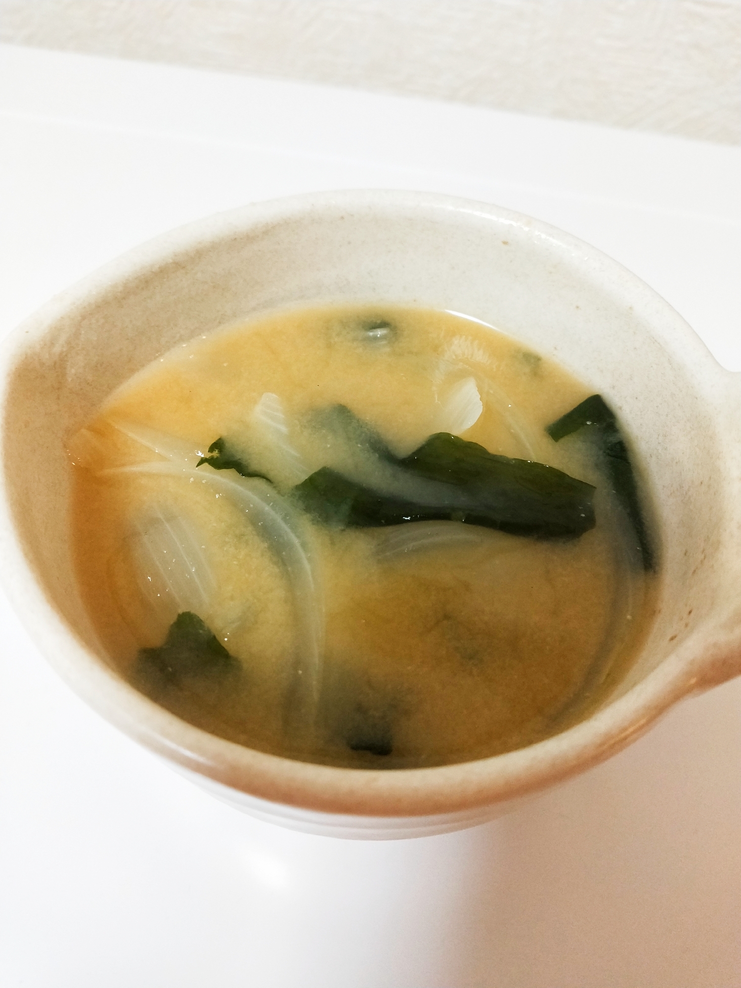 わかめと玉ねぎのお味噌汁 レシピ 作り方 By Reemoo 楽天レシピ