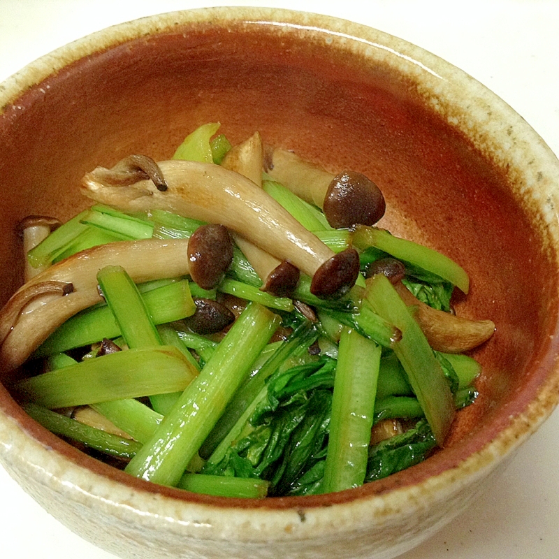 チョーコー京風だしの素で しめじと小松菜の炒め物