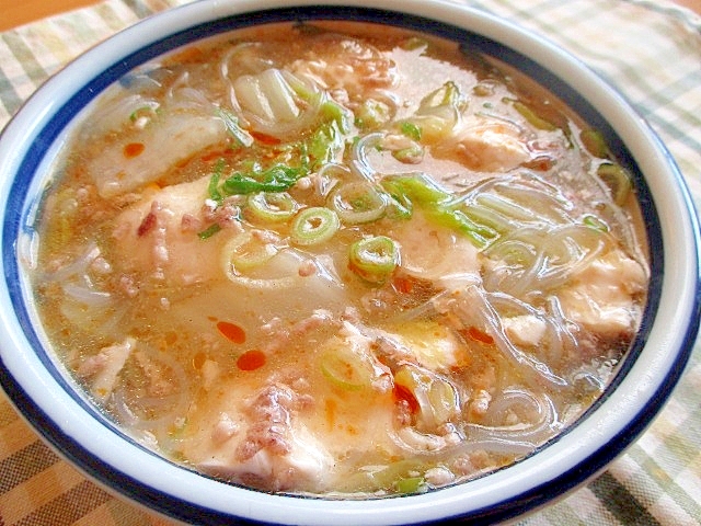 白菜と豚ひき肉のとろとろピリ辛春雨スープ