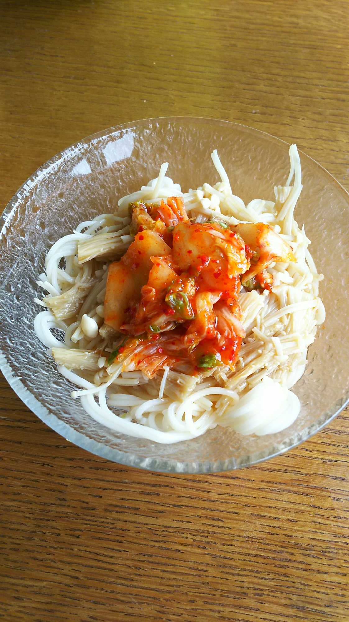 えのきとキムチのそうめん