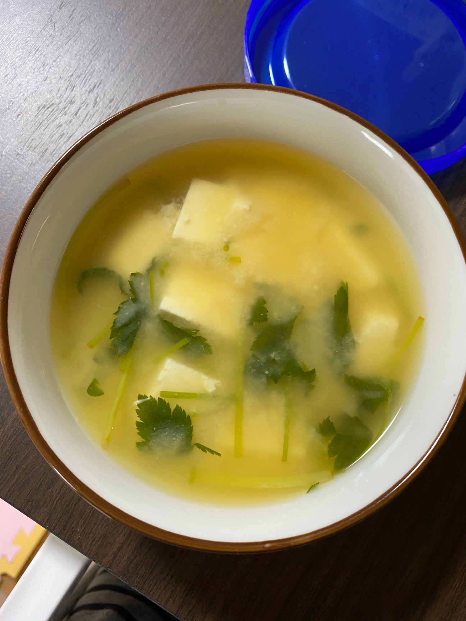 三つ葉と豆腐の味噌汁