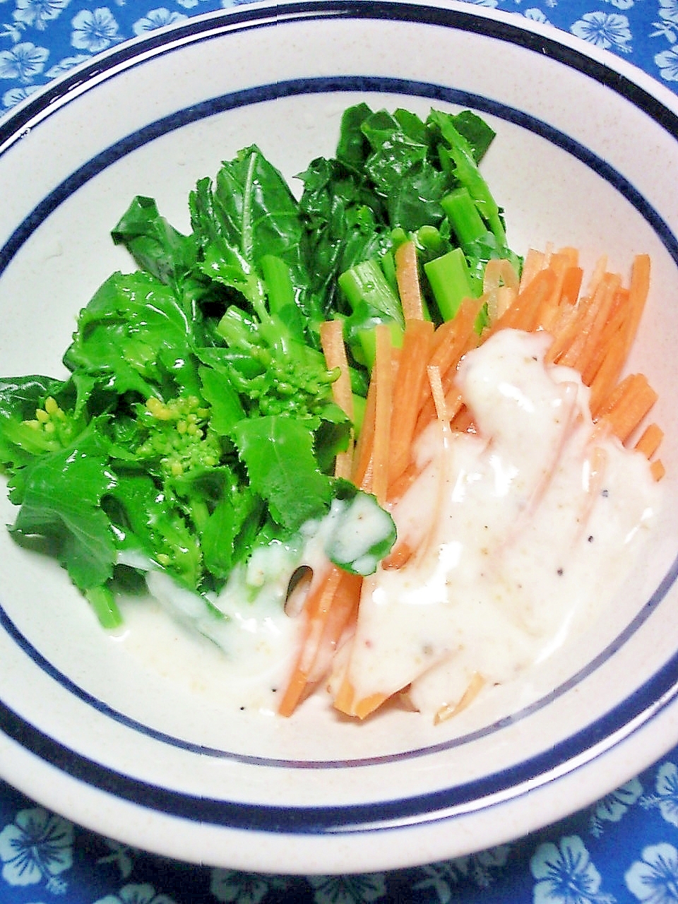 のらぼう菜、にんじんの塩ドレヨーグルトサラダ