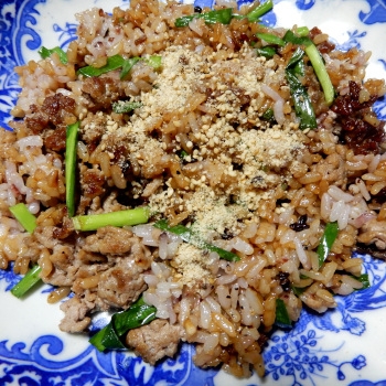 ニラと牛肉のチャーハン