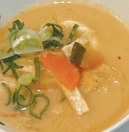 かぼちゃとにんじんの味噌汁+.。*゜